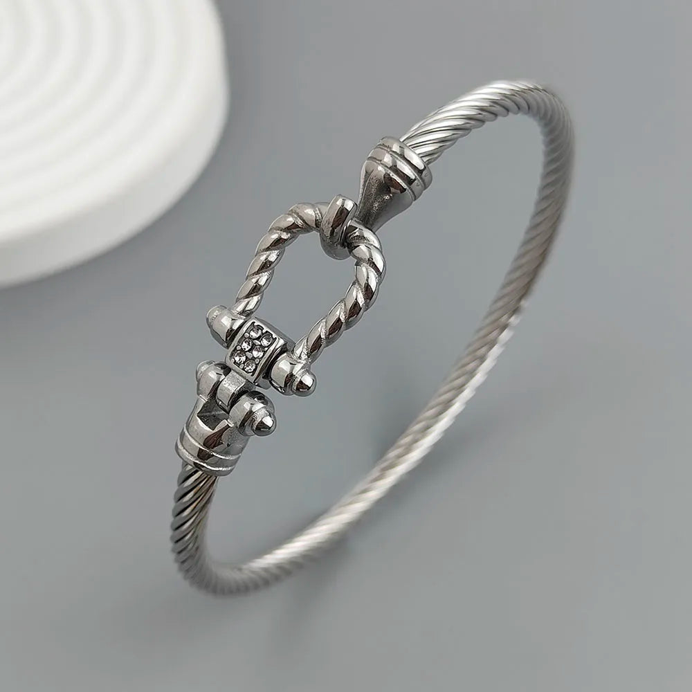 Horseshoe gold-plated stainless steel bracelet