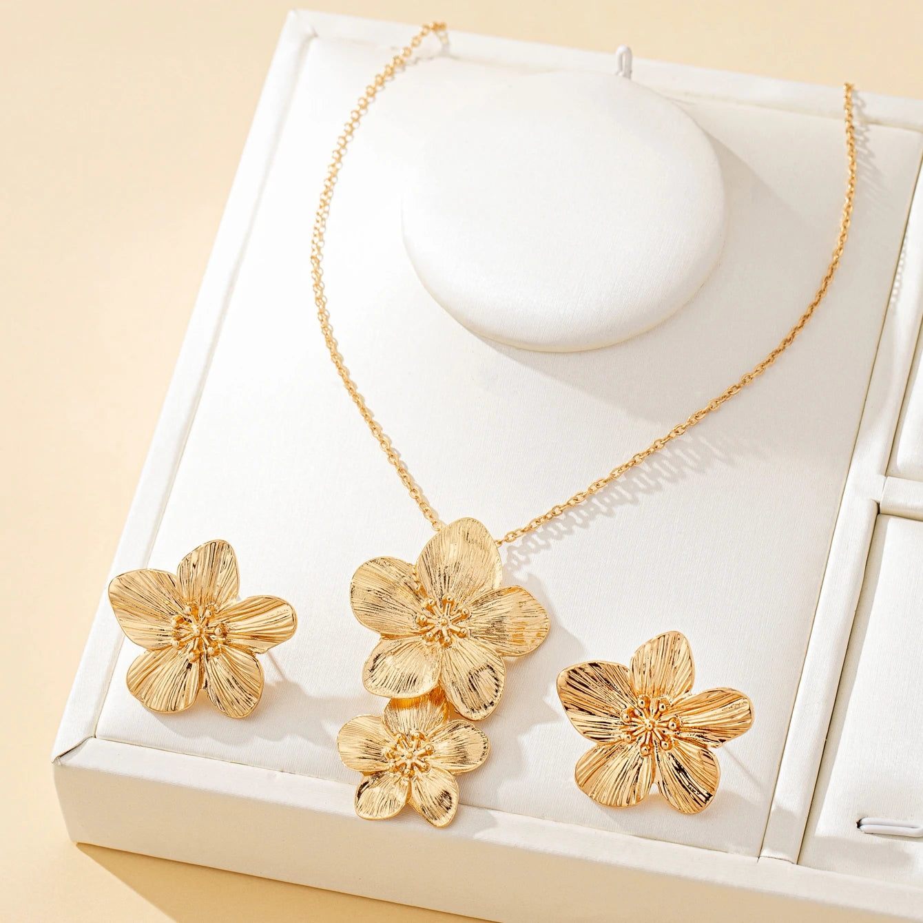 Suitable for Daily Wear and Gift Giving