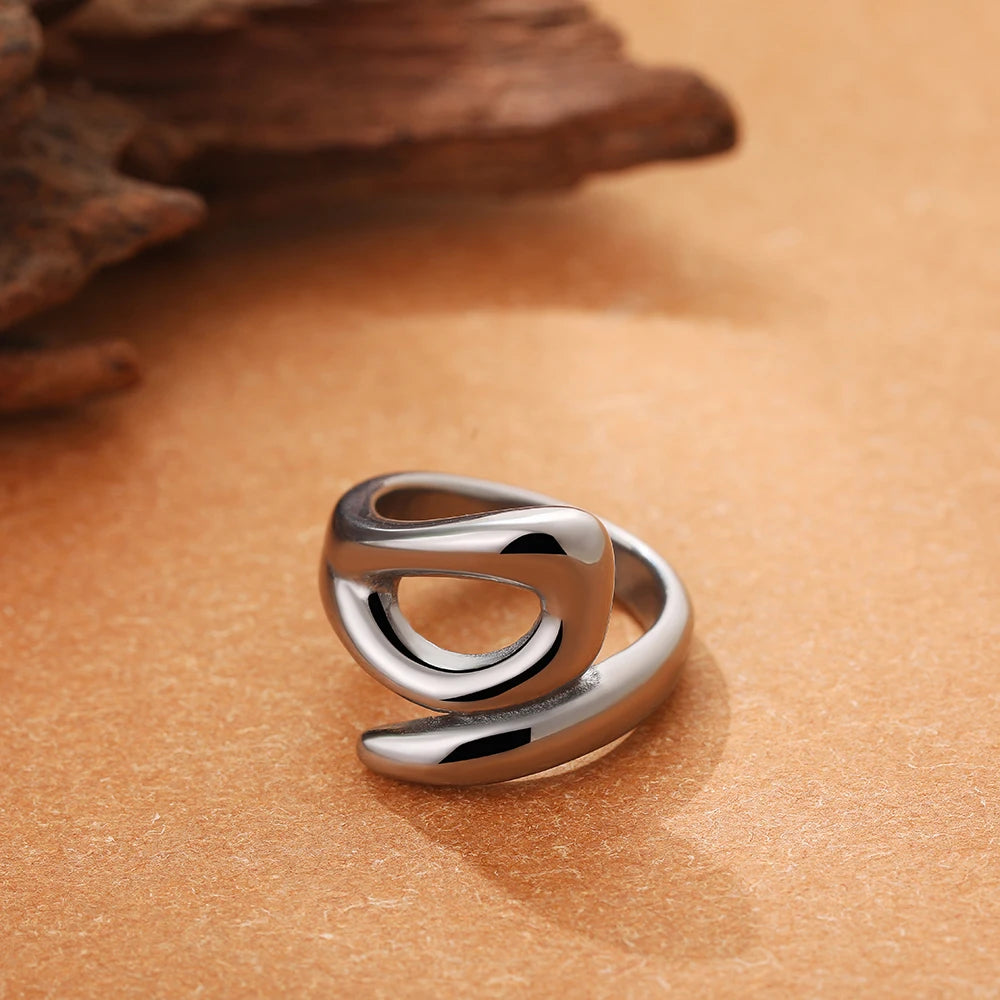 Irregular Geometric Ring