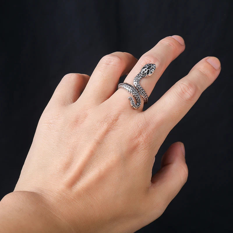 Snake Ring Black