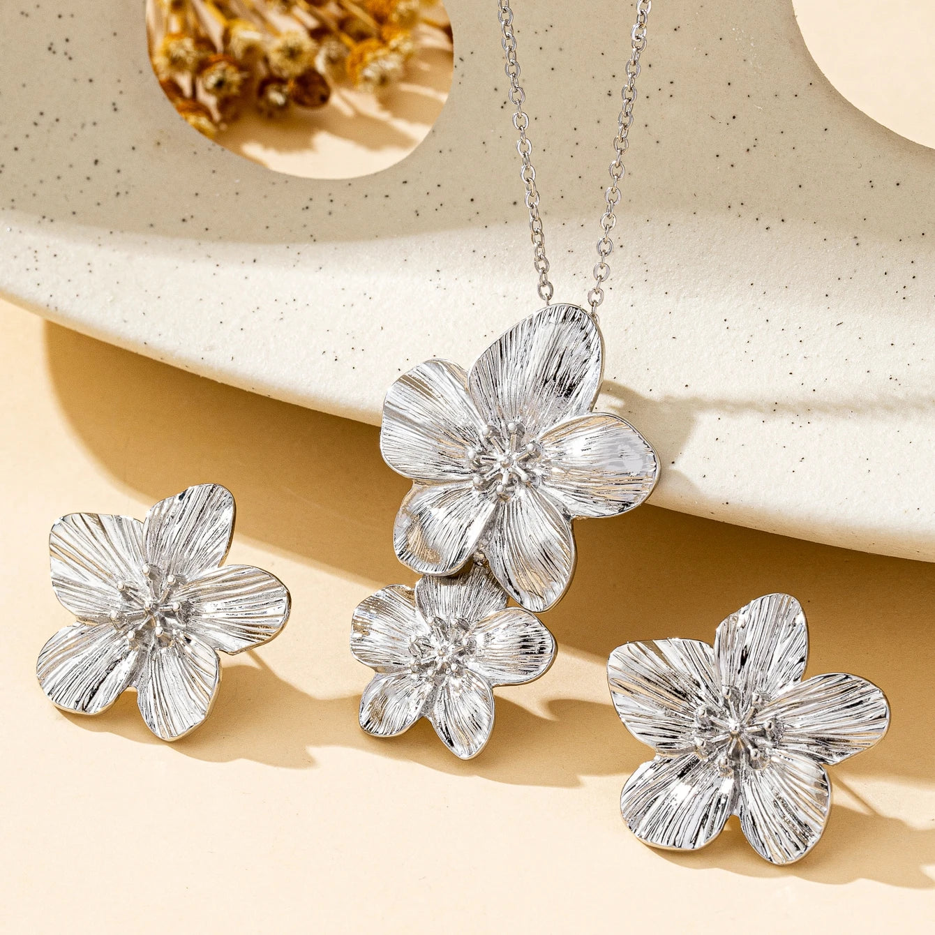 Suitable for Daily Wear and Gift Giving