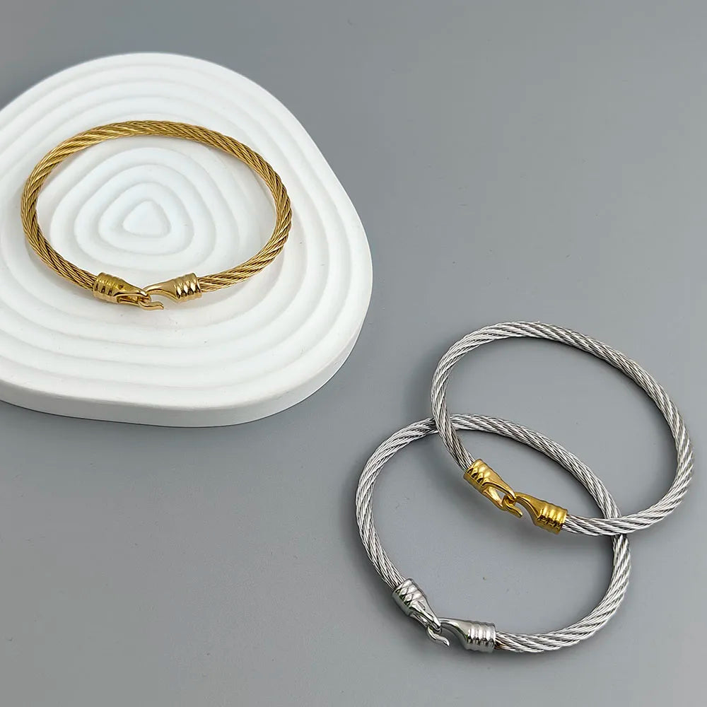 Horseshoe gold-plated stainless steel bracelet