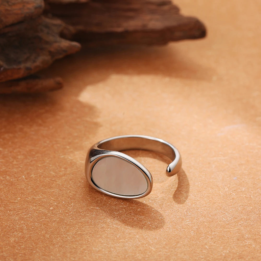 Irregular Geometric Ring