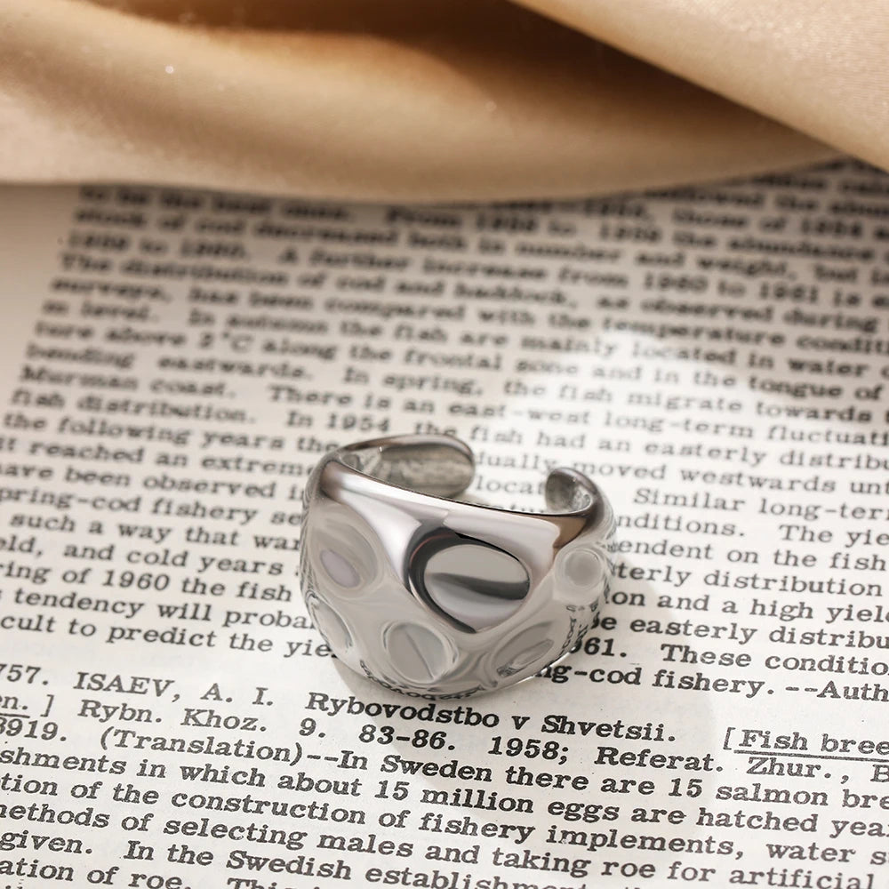 Irregular Geometric Ring