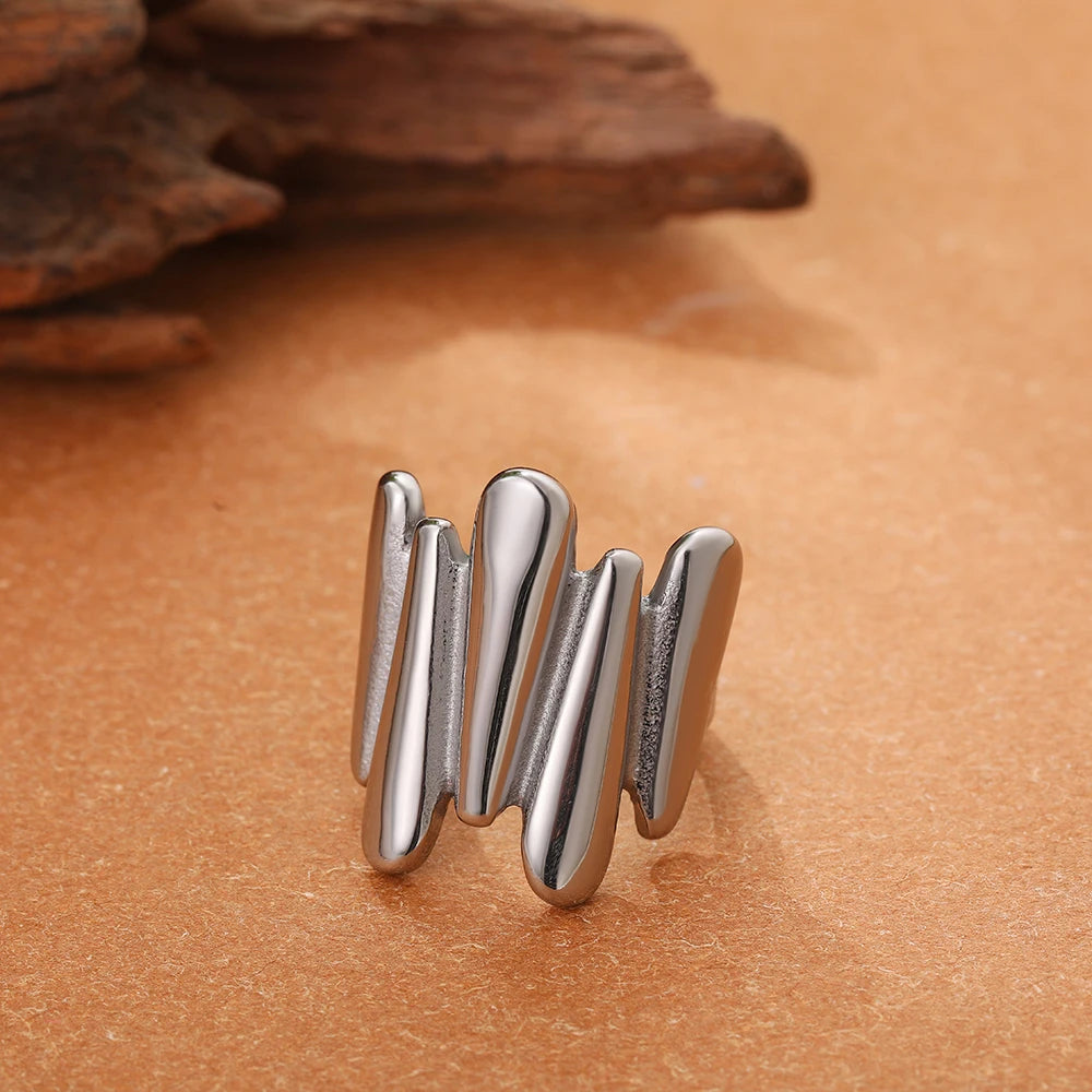 Irregular Geometric Ring