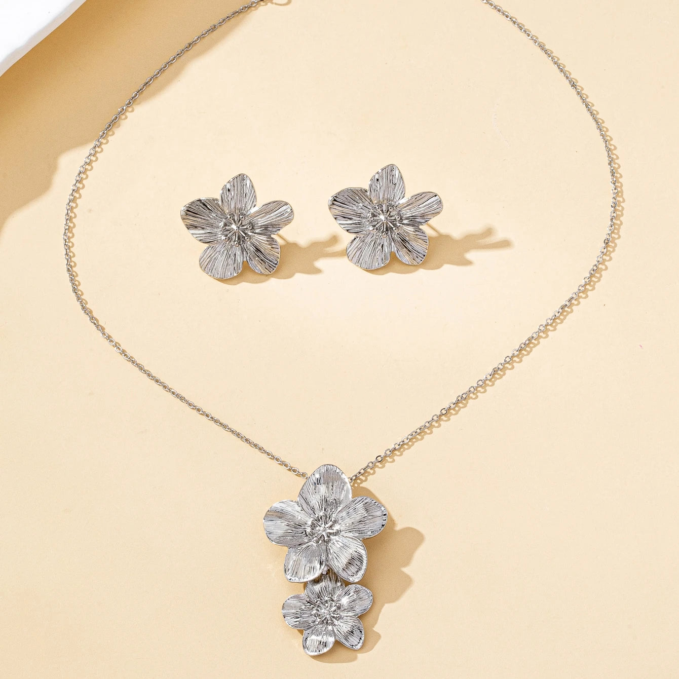 Suitable for Daily Wear and Gift Giving