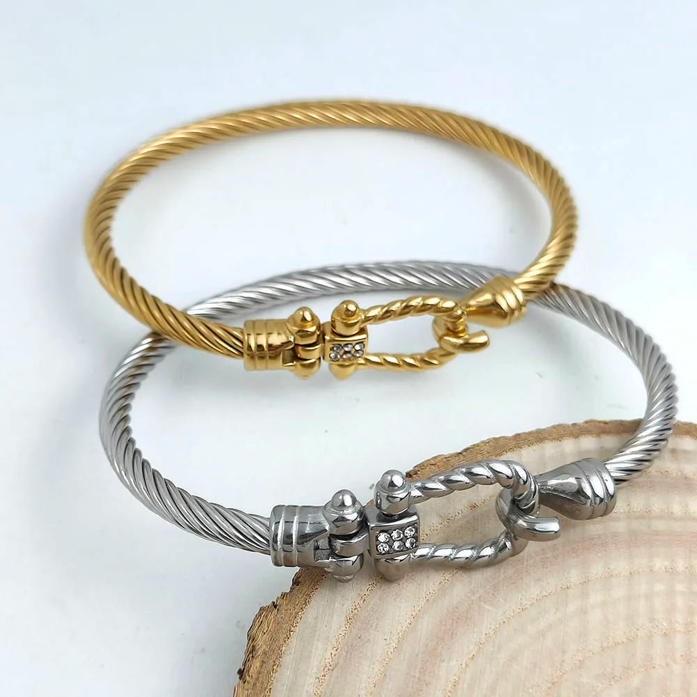 Horseshoe gold-plated stainless steel bracelet